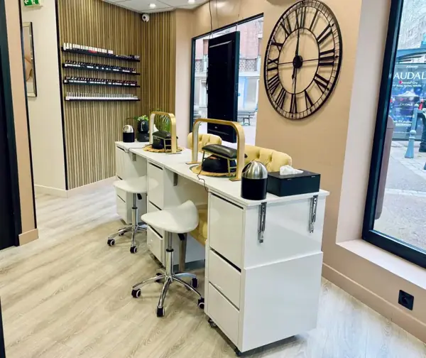 Le bar à ongles